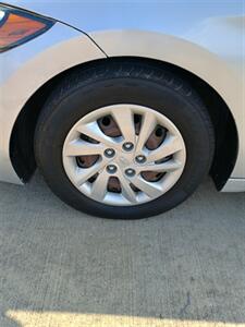 2017 Hyundai ELANTRA SE   - Photo 30 - Houston, TX 77082