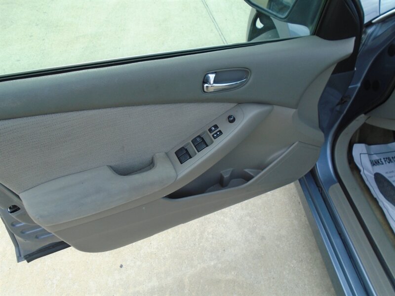 2011 Nissan Altima 2.5 - Photo 9 - Houston, TX 77082
