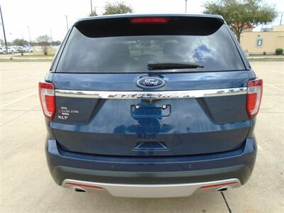 2017 Ford Explorer XLT - Photo 6 - Houston, TX 77082