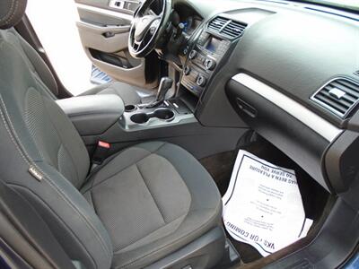 2017 Ford Explorer XLT - Photo 11 - Houston, TX 77082
