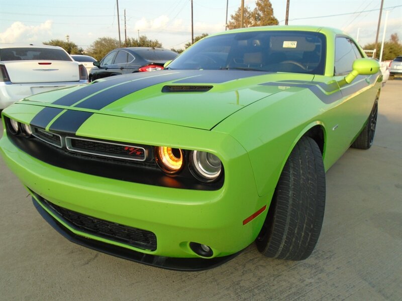 2015 Dodge Challenger R/T   - Photo 1 - Houston, TX 77082