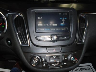 2016 Chevrolet Malibu LT   - Photo 16 - Houston, TX 77082