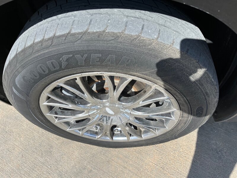 2011 Cadillac SRX - Photo 19 - Houston, TX 77082