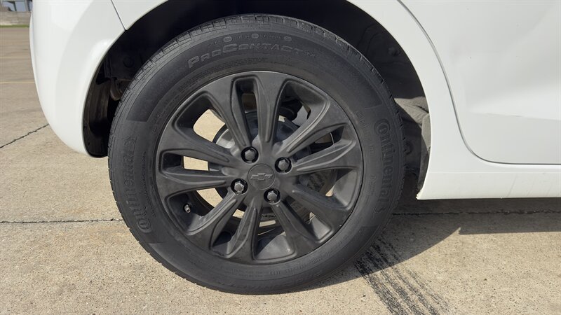 2016 Chevrolet Spark 1LT CVT - Photo 25 - Houston, TX 77082