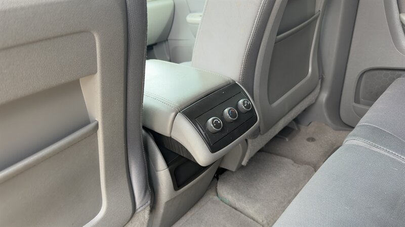 2011 Chevrolet Traverse LS - Photo 14 - Houston, TX 77082