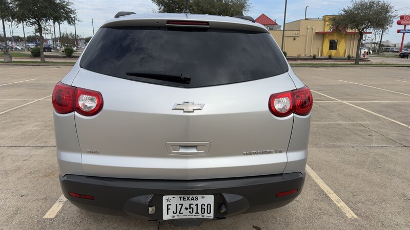 2011 Chevrolet Traverse LS - Photo 6 - Houston, TX 77082