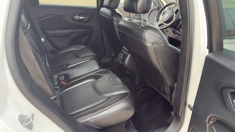 2015 Jeep Cherokee Limited - Photo 26 - Houston, TX 77082