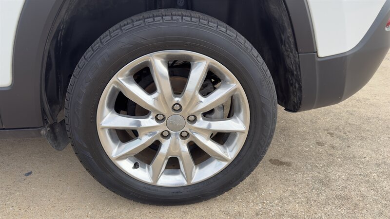 2015 Jeep Cherokee Limited - Photo 24 - Houston, TX 77082