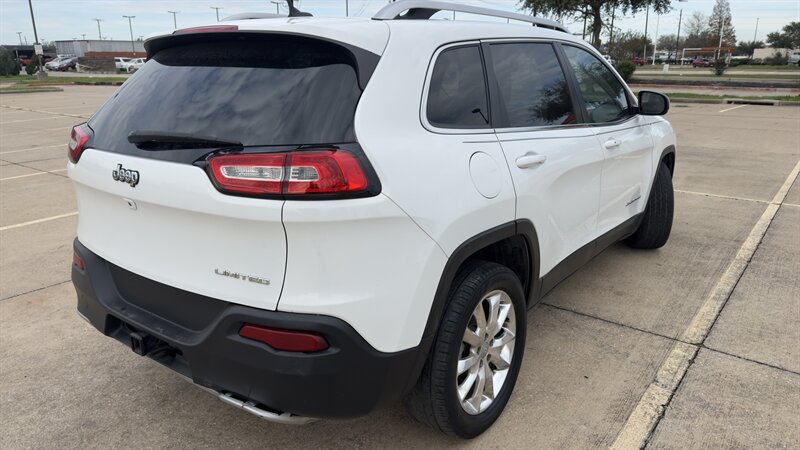 2015 Jeep Cherokee Limited - Photo 8 - Houston, TX 77082