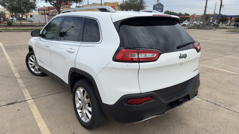 2015 Jeep Cherokee Limited - Photo 10 - Houston, TX 77082