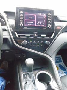 2021 Toyota Camry LE   - Photo 17 - Houston, TX 77082
