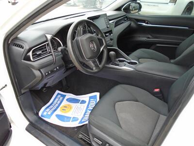 2021 Toyota Camry LE   - Photo 10 - Houston, TX 77082