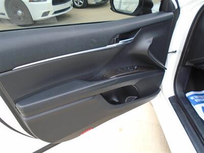 2021 Toyota Camry LE   - Photo 9 - Houston, TX 77082