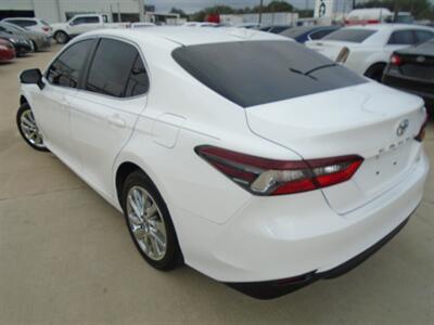 2021 Toyota Camry LE   - Photo 7 - Houston, TX 77082