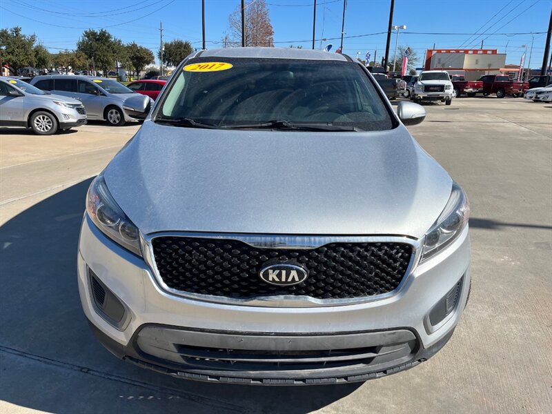 2017 Kia Sorento L photo