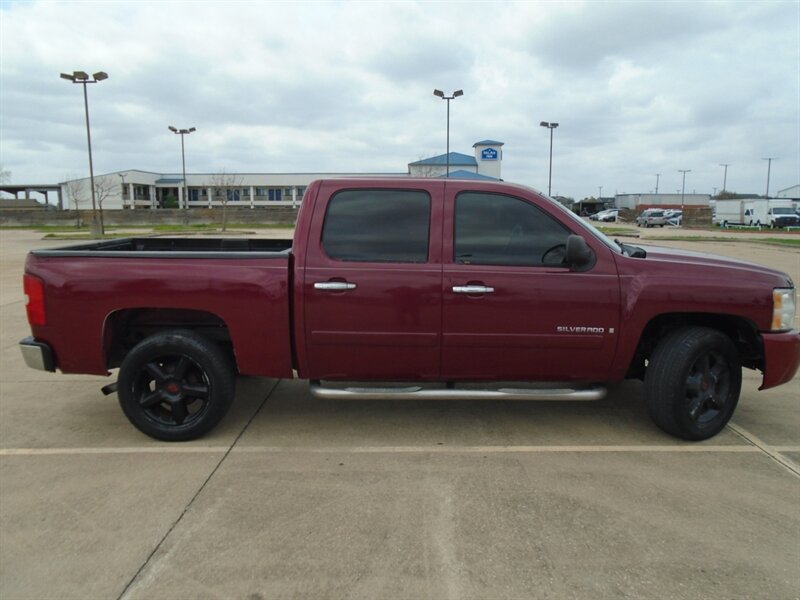 2007 Chevrolet Silverado 1500 Work Truck - Photo 4 - Houston, TX 77082