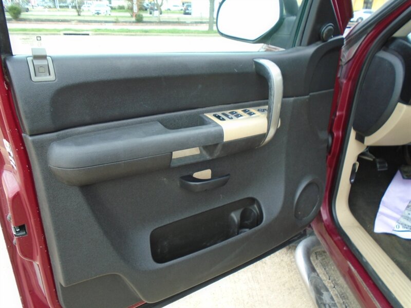 2007 Chevrolet Silverado 1500 Work Truck - Photo 9 - Houston, TX 77082