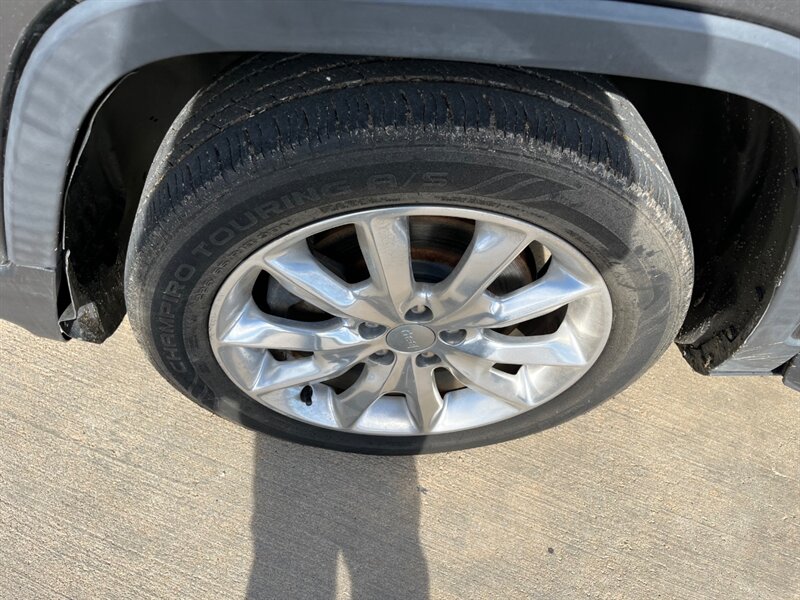 2016 Jeep Cherokee Limited - Photo 19 - Houston, TX 77082