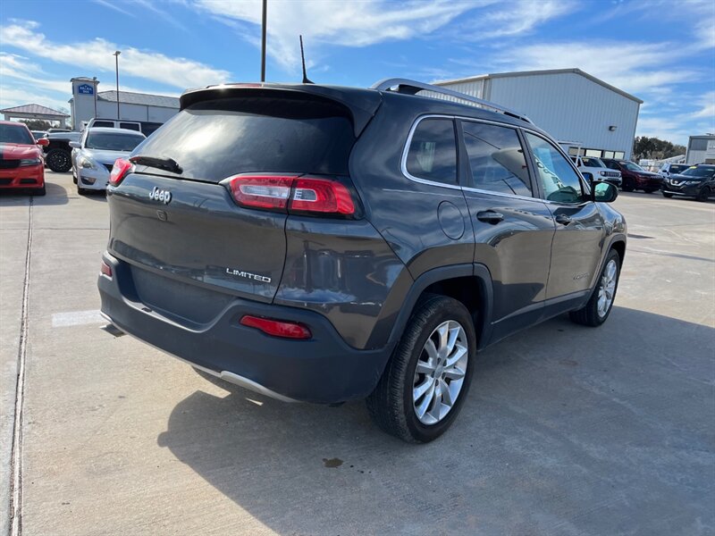 2016 Jeep Cherokee Limited - Photo 5 - Houston, TX 77082