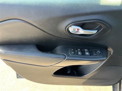 2016 Jeep Cherokee Limited - Photo 15 - Houston, TX 77082