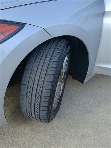 2017 Hyundai ELANTRA SE - Photo 7 - Houston, TX 77082