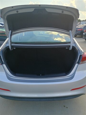 2017 Hyundai ELANTRA SE - Photo 18 - Houston, TX 77082