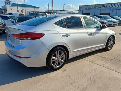 2017 Hyundai ELANTRA SE - Photo 4 - Houston, TX 77082