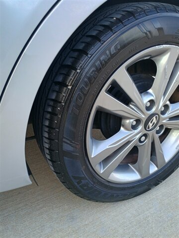 2017 Hyundai ELANTRA SE - Photo 8 - Houston, TX 77082