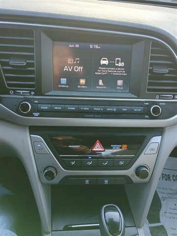 2017 Hyundai ELANTRA SE - Photo 14 - Houston, TX 77082