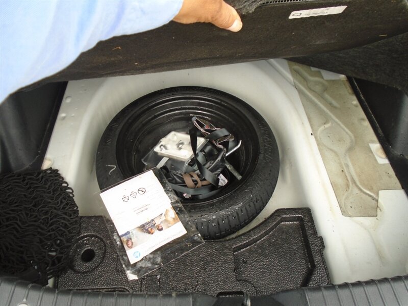 2020 Toyota Yaris L - Photo 20 - Houston, TX 77082