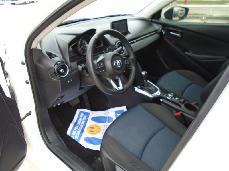 2020 Toyota Yaris L - Photo 16 - Houston, TX 77082