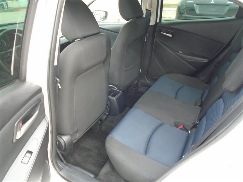 2020 Toyota Yaris L - Photo 18 - Houston, TX 77082