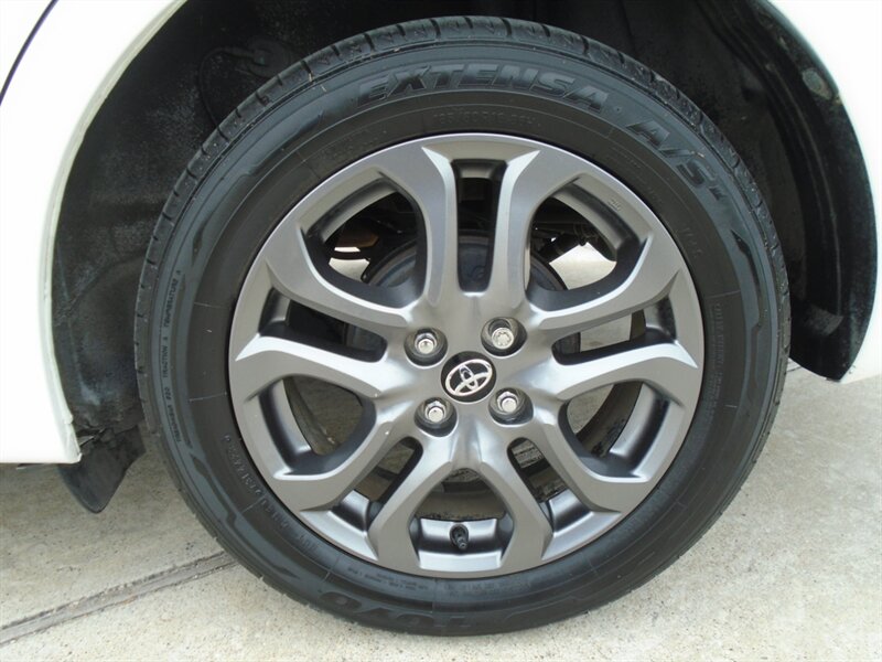 2020 Toyota Yaris L - Photo 14 - Houston, TX 77082