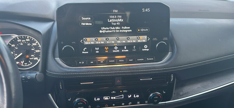 2021 Nissan Rogue SL - Photo 15 - Houston, TX 77082