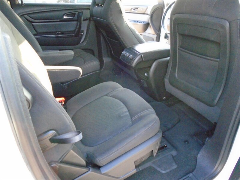 2015 GMC Acadia SLE-2 - Photo 13 - Houston, TX 77082