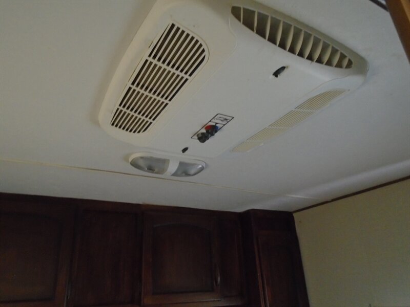 2016 Zinger ZT27RL16 - Photo 25 - Houston, TX 77082