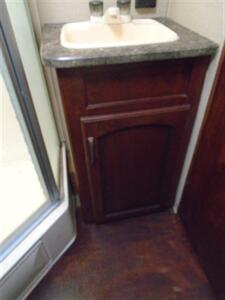 2016 Zinger ZT27RL16 - Photo 19 - Houston, TX 77082