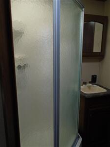 2016 Zinger ZT27RL16 - Photo 16 - Houston, TX 77082