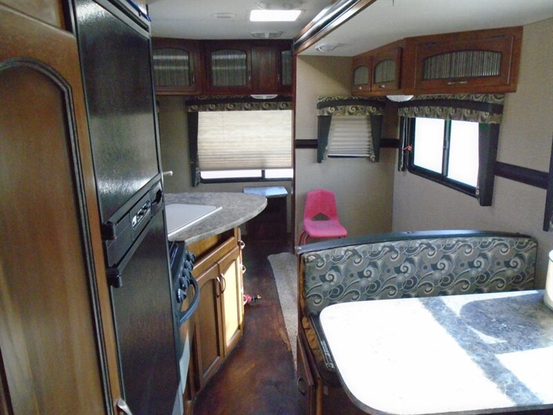 2016 Zinger ZT27RL16 - Photo 11 - Houston, TX 77082