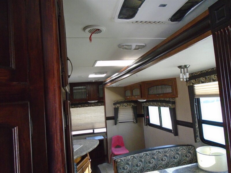 2016 Zinger ZT27RL16 - Photo 12 - Houston, TX 77082