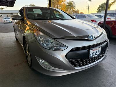 2012 Hyundai SONATA Hybrid   - Photo 9 - Orange, CA 92868