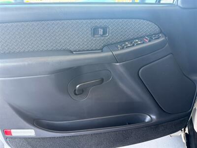 2002 Chevrolet Avalanche 1500   - Photo 21 - Orange, CA 92868