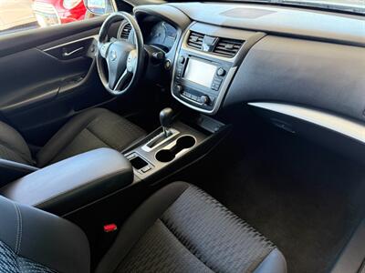 2016 Nissan Altima 2.5 SV   - Photo 29 - Orange, CA 92868