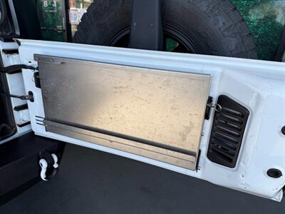2018 Jeep Wrangler JK Unlimited Sahara   - Photo 33 - Orange, CA 92868