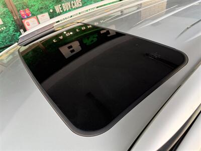 2015 Toyota RAV4 XLE   - Photo 16 - Orange, CA 92868