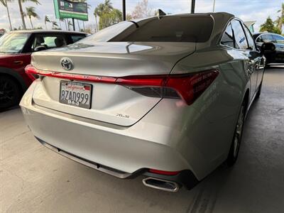 2019 Toyota Avalon XLE   - Photo 9 - Orange, CA 92868