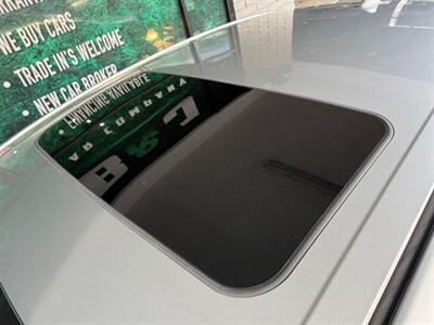 2019 Toyota Avalon XLE   - Photo 14 - Orange, CA 92868