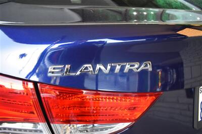 2012 Hyundai ELANTRA GLS   - Photo 20 - Orange, CA 92868
