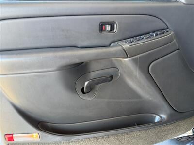2004 Chevrolet Silverado 2500HD LS   - Photo 20 - Orange, CA 92868