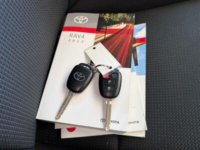 2017 Toyota RAV4 XLE   - Photo 40 - Orange, CA 92868